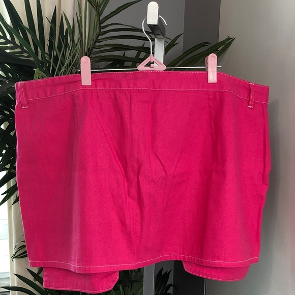Fashion Nova Hot Pink Skirt with Front Pockets - Picture 4 of 10